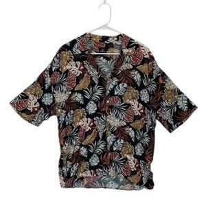 Breezy Men’s Size Large Hawaiian Shirt Short Sleeve Tropical Button Front Casual